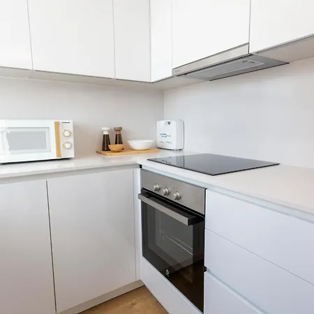 Apartment Atico En Paseo De Reding By Rent Me