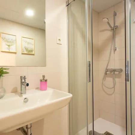 Atico En Paseo De Reding By Rent Me Apartment